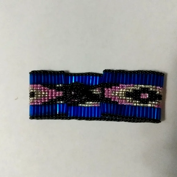 Gorgeous Metallic Blue Hand beaded bracelet . - Picture 4 of 4